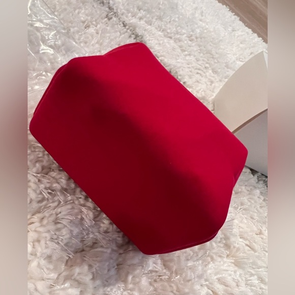 New DIOR  RED EMBROIDERED COSMETICS BAG with freebies - Picture 9 of 10